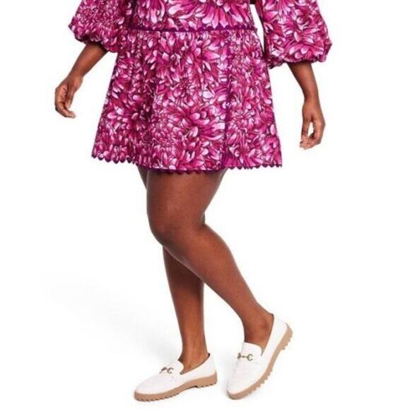 Kika Vargas Wrap Skirt 16W 18W Pink Mum Floral Scallop Edge Short Side Zip New - Picture 7 of 12